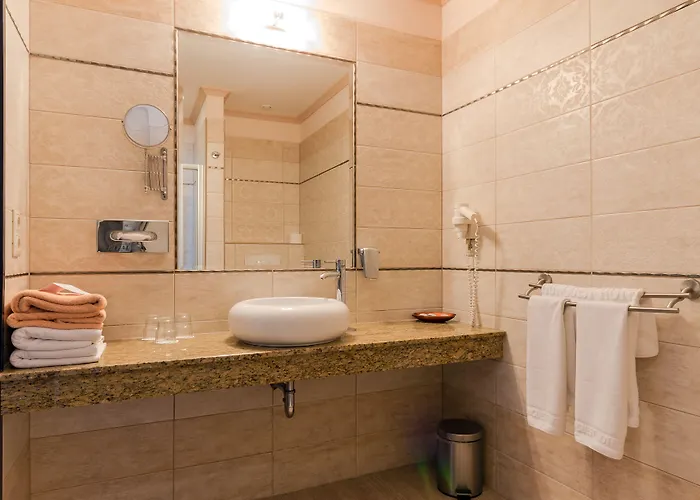 Hunguest Apollo Szálloda 3*