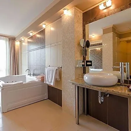 Hunguest Apollo Hotel 3*